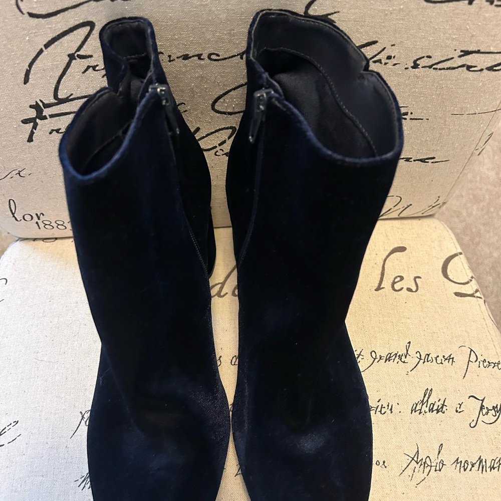 Women’s Nine West Blue Velvet Boots Size 9.5 - Picture 3 of 6